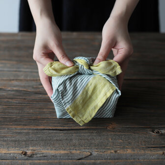 Delfi green/yellow, linen handkerchief