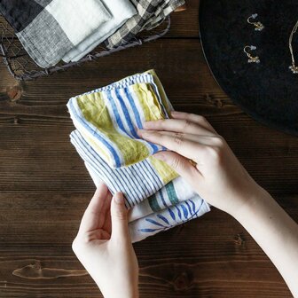 Delfi blue/yellow, linen handkerchief