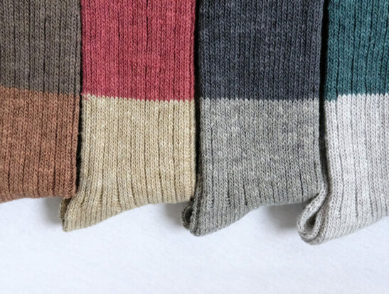 Nishiguchi Kutsushita geribde sokken van wol en katoen bruin