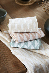 Helmi white-gold, linen kitchen towel