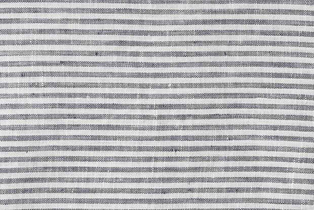 Thin black stripes,  set van 2 linnen servetten