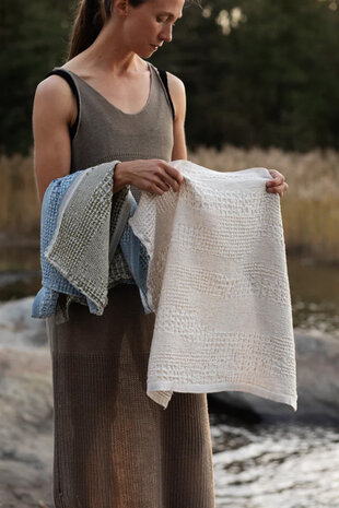 Kuohu handdoek, linnen-tencel-katoen, wit-helderblauw
