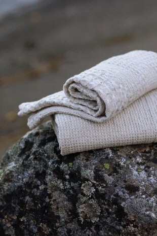 Kuohu handdoek, linnen-tencel-katoen, wit-naturel