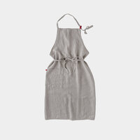 Manon Flax, linnen schort